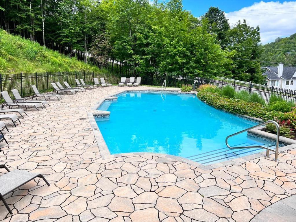 דירות מונט טרמבלאנט The Alpine Nest - 3 Beds - 4 Guests - Free Parking - Pool מראה חיצוני תמונה